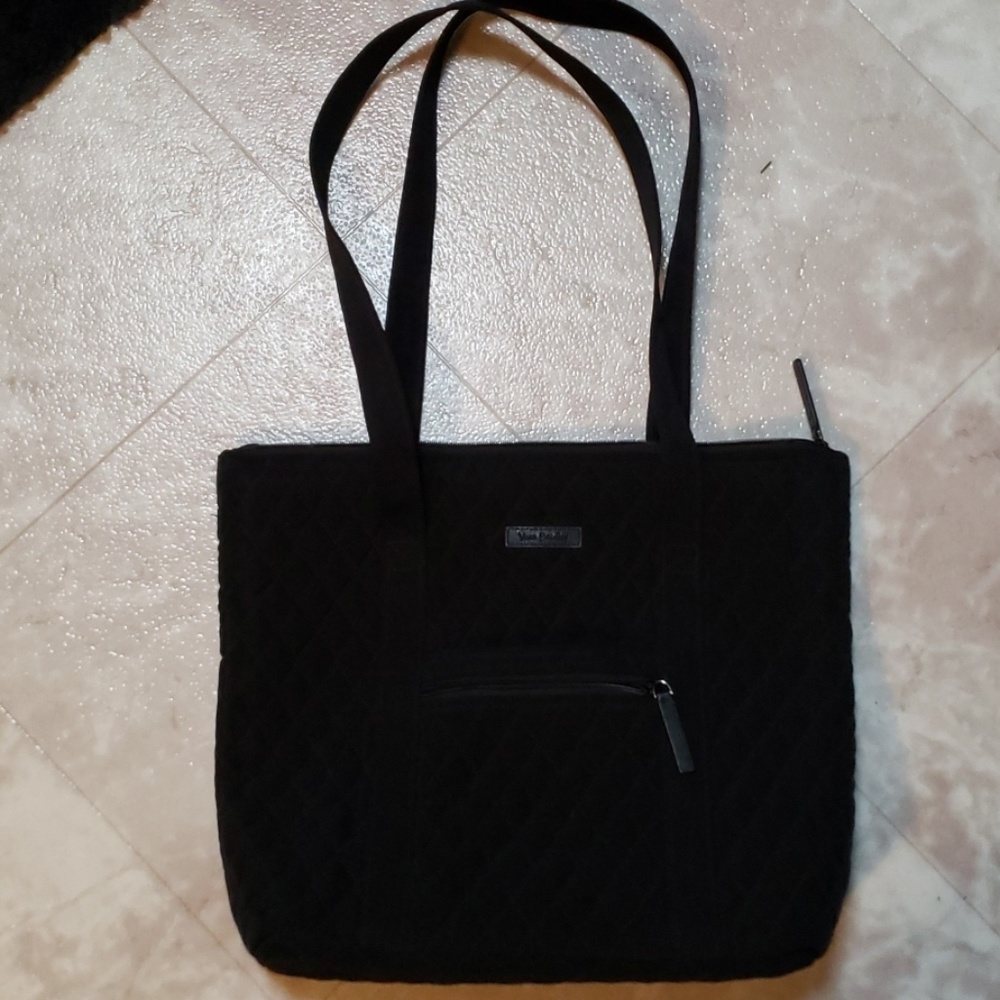 Vera Bradley bag with pockets and zipper